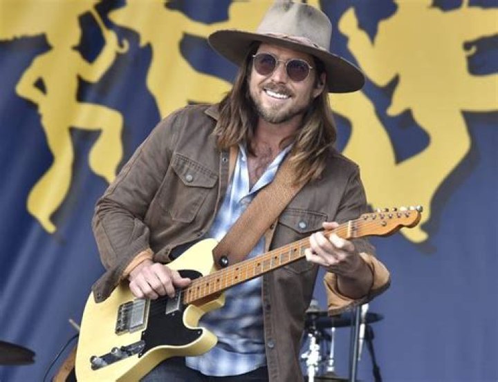 How Tall Is Lukas Nelson?